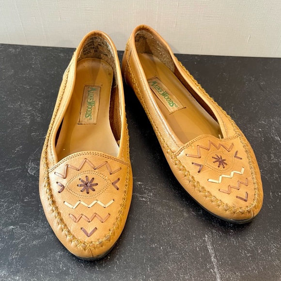 Shoes - Leather Embroidered Loafer Moccasins